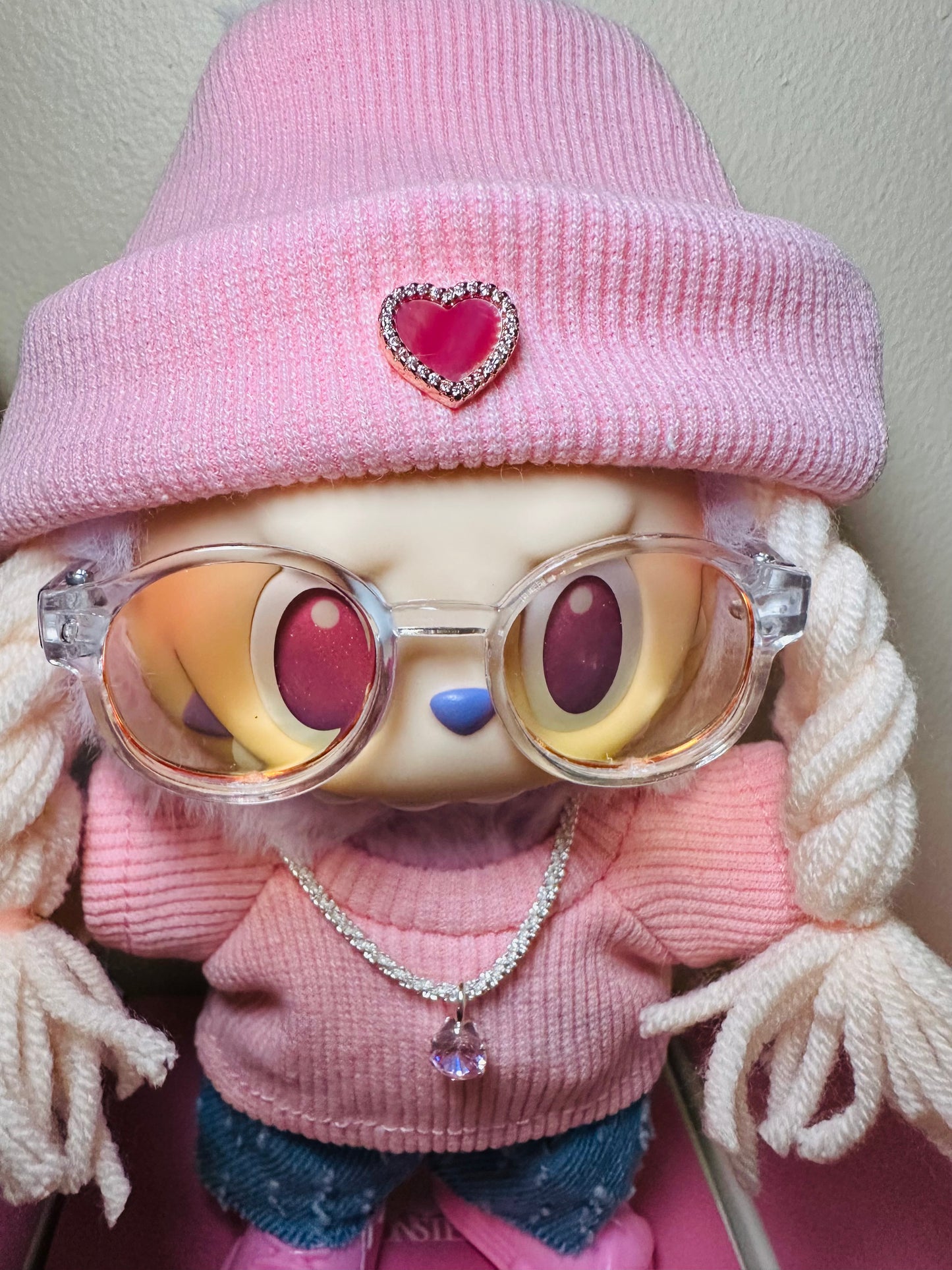 Pink Street Style Doll Outfit ā Beanie Hat, Sweater, Jeans, Glasses, Necklace & Shoes