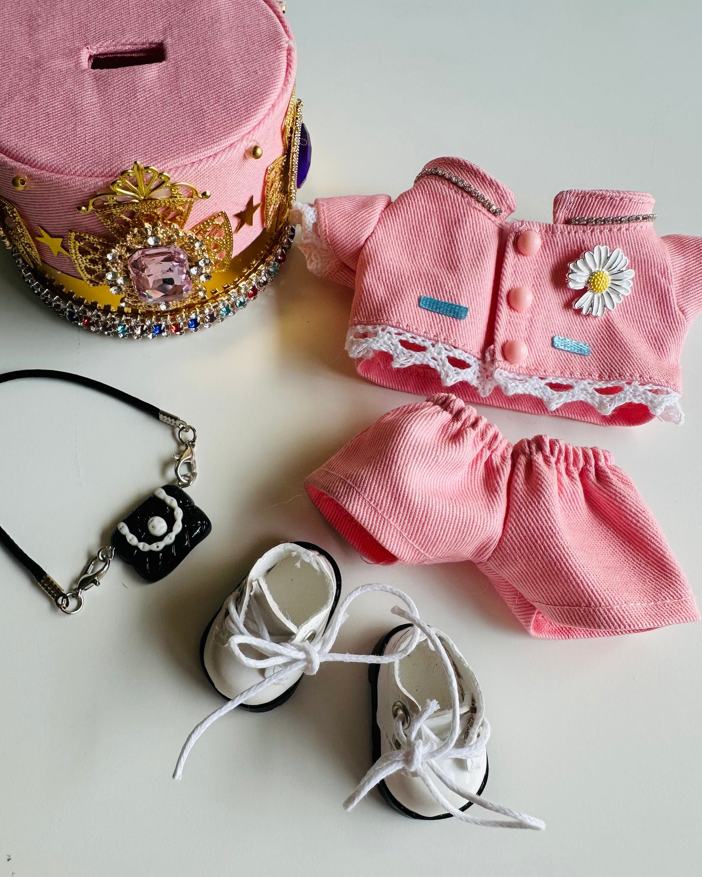 Royal Pink Gdragon inspired Outfit for Labubu – Crown Hat, Pink Jacket & Shorts, Mini Bag & White Shoes
