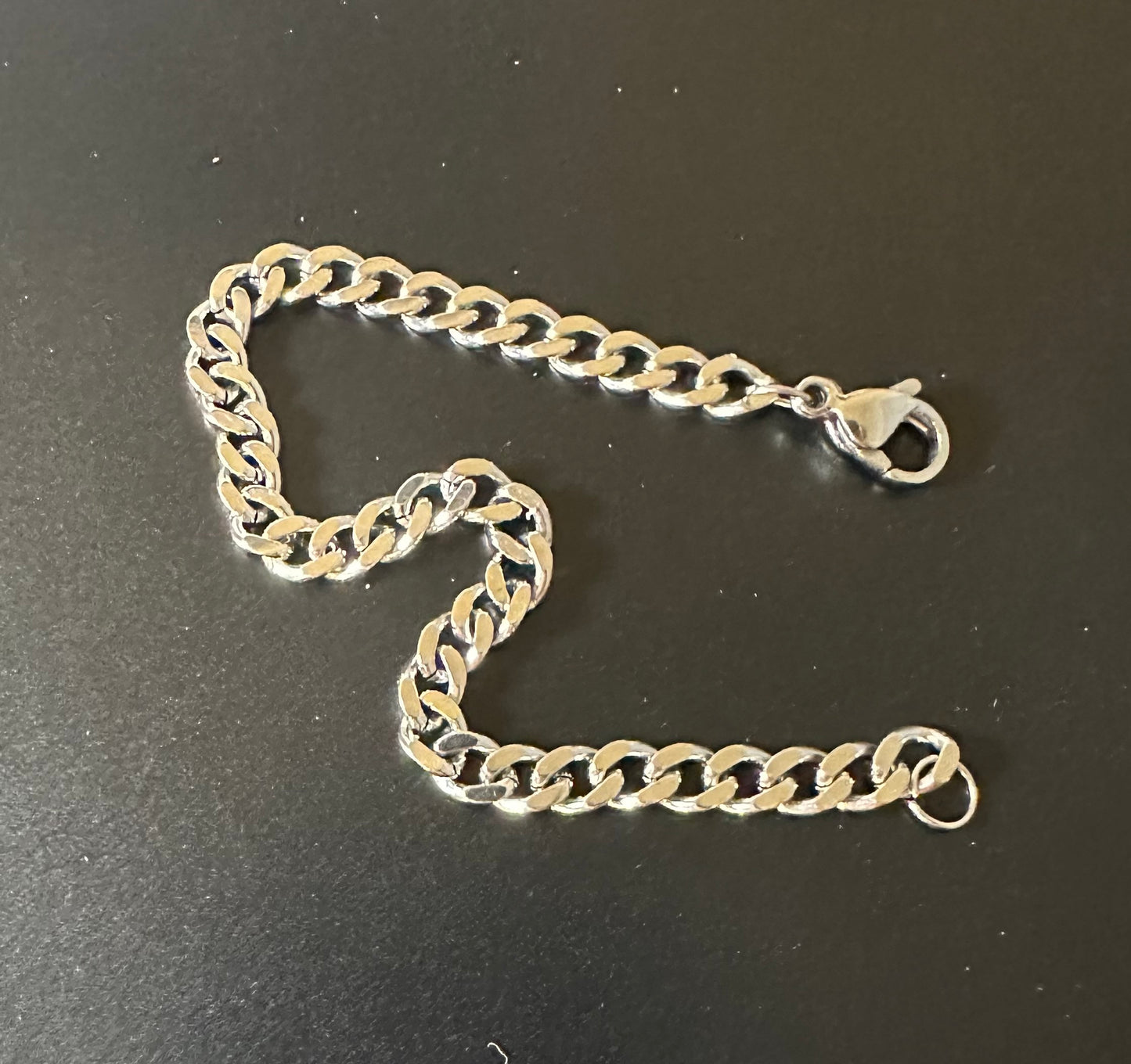 Midnight Flow — Underground Gold Chain Gangster Labubu Outfit