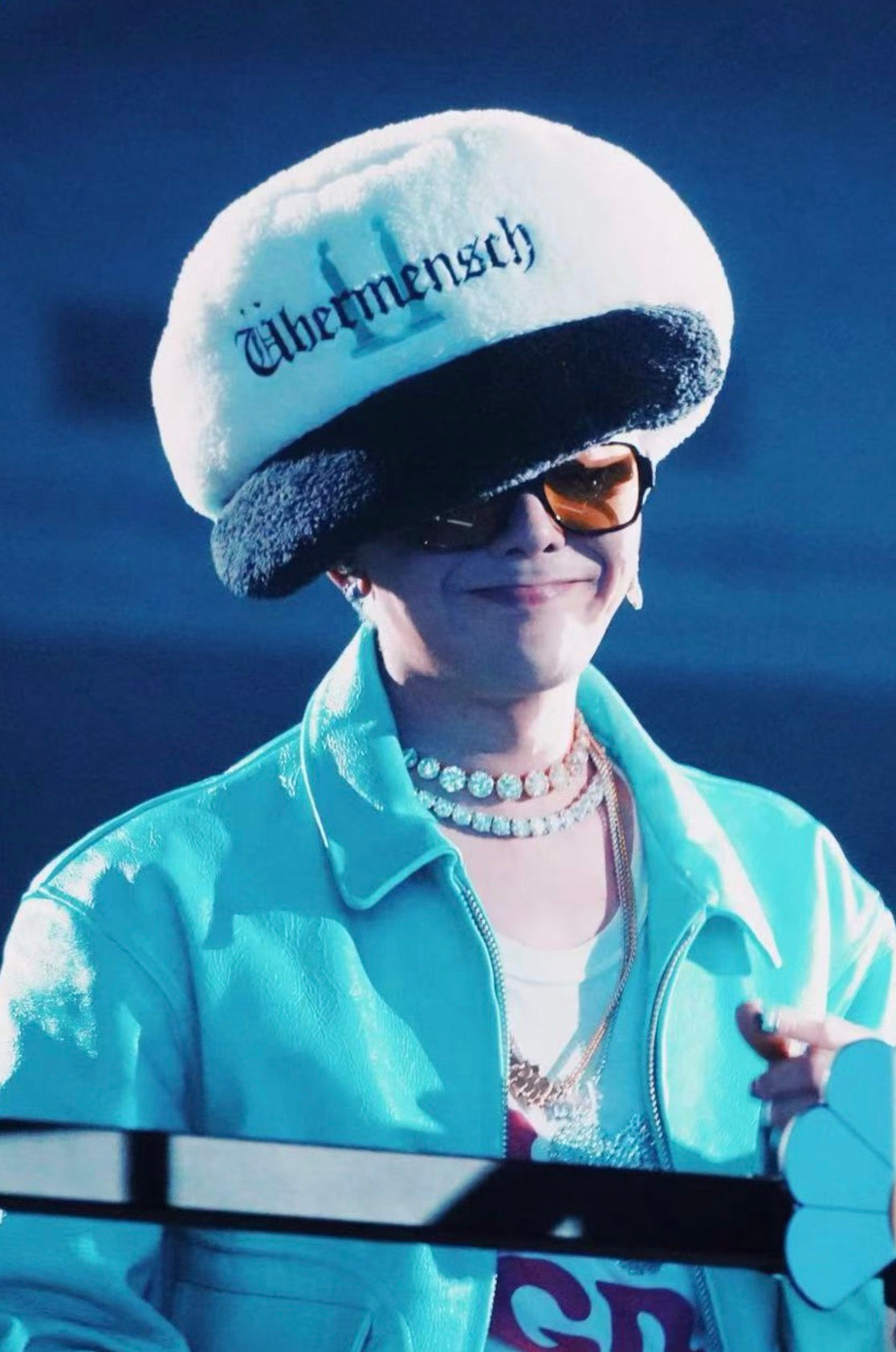 6-Piece K-Pop Idol Concert Outfit for Labubu Dolls | GD Style Streetwear Set with Oversized Hat & Sneakers