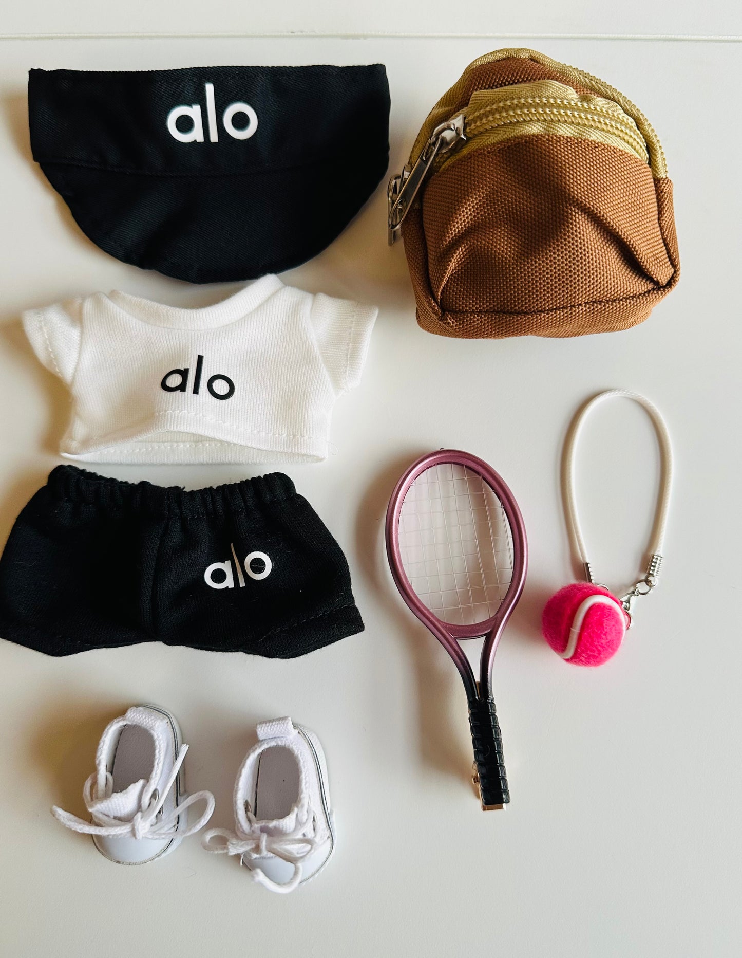 Tennis Pro Outfit for Labubu – White Top, Black Shorts, Visor Cap, Backpack, Mini Tennis Racket & Shoes