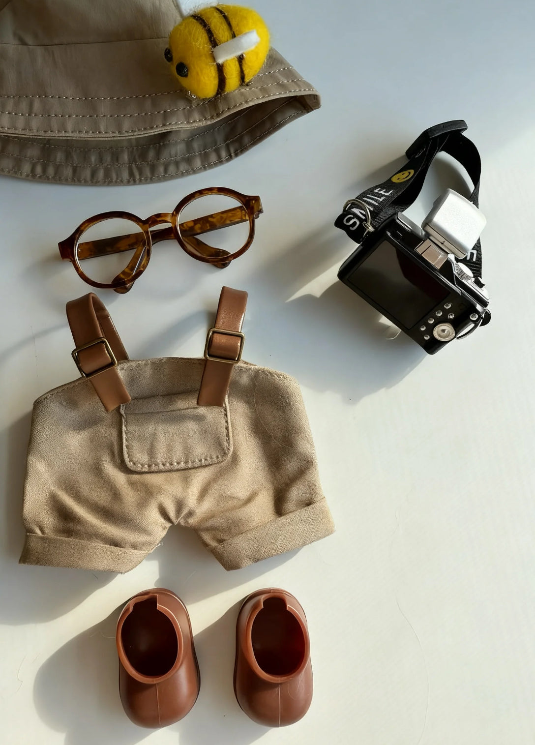 Forest Explorer Outfit for Labubu – Hat, Glasses, Backpack, Camera & Shoes