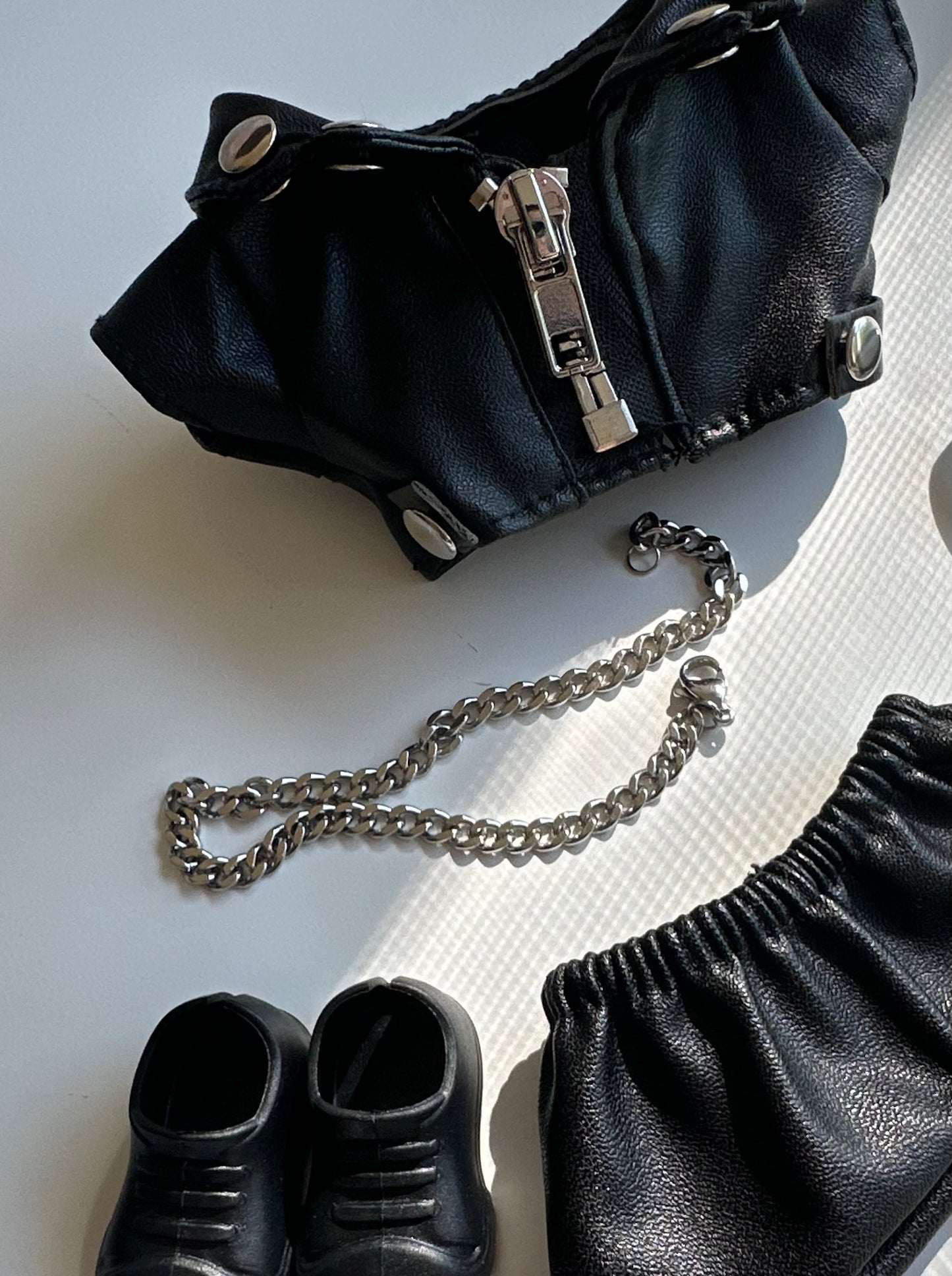 Biker Leather Outfit for Labubu – Black Jacket, Shorts, Goggles, Chain & Shoes