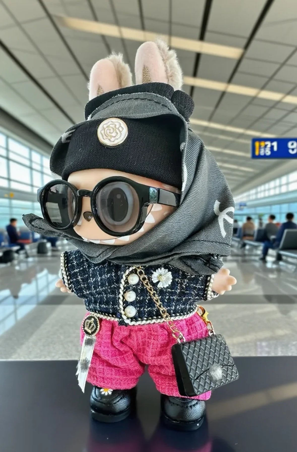 Luxury Tweed Outfit for Labubu – Black & Pink Jacket Set with Pearl Buttons, Scarf, Sunglasses & Shoes