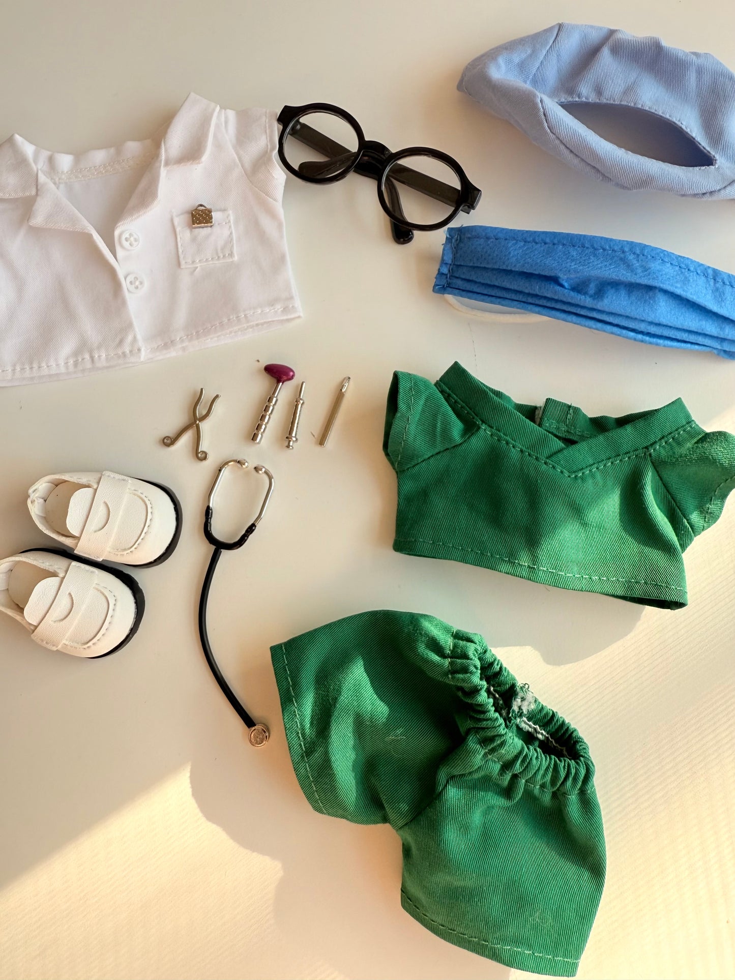 Doctor Outfit Set for Labubu – Mini Surgeon Costume with Stethoscope & Glasses