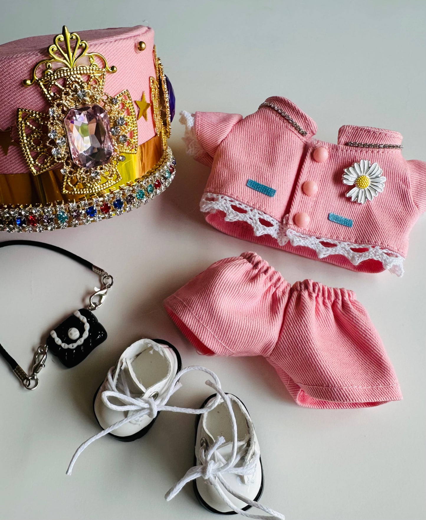 Royal Pink Gdragon inspired Outfit for Labubu – Crown Hat, Pink Jacket & Shorts, Mini Bag & White Shoes